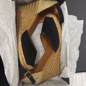 Kurt Geiger Black and Gold Wedges size 7,5
